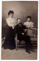 OPERA SINGERS FROM THE COLECTION OF OPERA SINGER MAJDA PABST - MAJDA PABST AND HER PARENTS 1904. OLD POSTCARD - Opéra