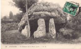 POITIERS - Le Dolmen De La Pierre Levée - Dolmen & Menhire