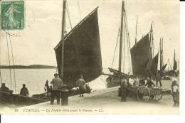 CPA  ETAPLES, La Flotille Débarquant Le Poisson  6901 - Etaples