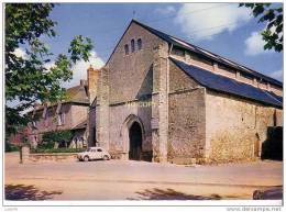 SAINT PHILBERT DE GRAND LIEU  -  L´Eglise Abbatiale Carolingienne Et Le Prieuré  - Véhicule Ancien   - N°  38 - Saint-Philbert-de-Grand-Lieu