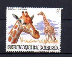 Burundi 1983,  Girafes, 880 Ø Très Légère - Girafes