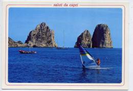 Italie--CAPRI--Saluti Da Capri (sport--planche à Voile--bateaux) I Faraglioni--cpm N° 248 éd Carcavallo - Napoli (Naples)