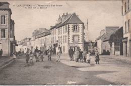 CPA - LANDIVISIAU - Entrée De La Rue Neuve Et Rue De La Trinité - Cavalier - Landivisiau