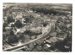 Montier-en-Der (52) : Vue Aérienne Générale Prise Au Niveau De La Rue De L'isle Dont Station Essence ESSO En 1958 (animé - Montier-en-Der