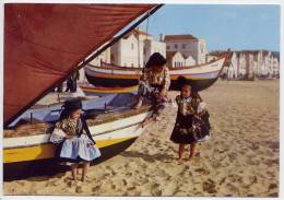 Portugal--NAZARE--Costumes Typiques (animée,enfants,barques De Pêcheurs),cpm N° 81  Collection Dulia--belle Carte - Leiria