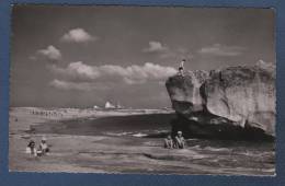 29 FINISTERE - CP ANIMEE LESCONIL - ROCHER DU MEN-GUEN ET LA PLAGE DU SEMAPHORE - EDITION POUILLOT EHANNO N° 191 - Lesconil