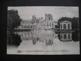 Palais De Fontainebleau.-Pavillon De L'Empereur Et L'Etang Des Carpes - Ile-de-France