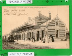 CORMEILLES LA QUAI DE LA GARE AU PASSAGE D'UN TRAIN VERS PARIS - Cormeilles En Parisis