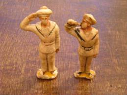 Lot De 2 Figurines Matelots Plastique Dur Vers 1960 5,5cm - Sonstige & Ohne Zuordnung