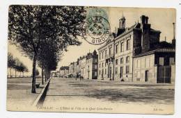 K22 - PAUILLAC - L'Hôtel De Ville Et Le Quai Léon Perrier (1906) - Pauillac