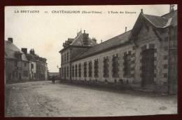 Cpa Du  35  Chateaugiron  L´  Ecole  Des Garçons        BHU13 - Châteaugiron