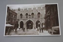 Southampton, Bargate, Bicycles, Tram Trolley 1935 For Naarden Valentine Photo Brown - Southampton