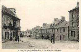 Finistere -ref B678- Guerlesquin - Bas De La Rue Principale  -carte Bon Etat- - Guerlesquin