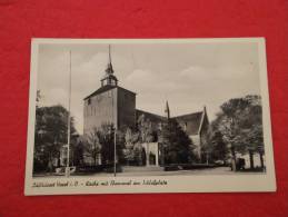 Niedersachsen , Luftkurort Varel I.O. - Kirche Mit Ehrenmal Am Schlossplatz - Varel