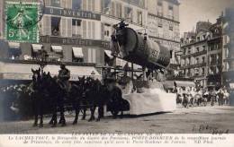 Paris 75  Fêtes De La Mi-Carême 1911   Le Char Du Lacher Tout   Dirigeable   Porte Bonheur - Loten, Series, Verzamelingen