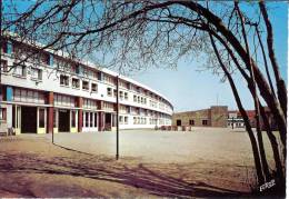 57 - Moselle - SARRALBE - Collège D´enseignement Général - Dentelée - Format 10,4  X  14,8 - Sarralbe