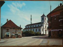 38 - LES ABRETS - L'Eglise (Commerces: Café, Auto Ecole...) - Les Abrets