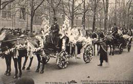 Paris 75  Fêtes De La Mi-Carême 1905  Le Char De La Renaissance Des Halles - Lotes Y Colecciones