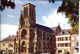 57 - Moselle - PHALSBOURG - La Place D´Armes Et L'Eglise - Dentelée -  Format  10,3  X  15 - Phalsbourg