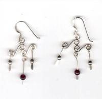 BOUCLES D'OREILLES En ARGENT Très Fines, Perle De Couleur Sur Le Pendant Central - Earrings