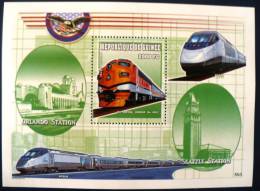 GUINEE Republique: TRAINS. Bloc Feuillet Histoire Des  Locomotives Et Des Gares Americaines. (orlando)Emis En 2000. (**) - Treinen