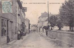 ¤¤  -  546   -   LES TROIS-MOUTIERS   -  La Grande Rue  -  Le Débitant " LECOMTE "   -  ¤¤ - Les Trois Moutiers