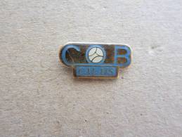 PINS BASKET BALL C.O.B CALAIS - Basketbal