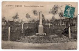 Cpa Camp De Sissonne - Monument Du Capitaine Hardy - War Memorials