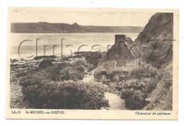 Saint-Michel-en-Grève (22) : La Chaumière Dit "La Chaumine Du Pêcheur" En 1920 (animée). - Saint-Michel-en-Grève
