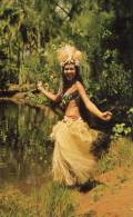 TAHITI TAMOURE EXECUTE PAR MISS LEA AVAEMAI MISS TAHITI 1964 - Danse