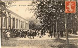 CPA 27 CONCHES école De Garçons écolier En Récréation - Conches-en-Ouche