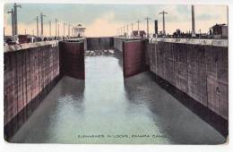 AMERICA PANAMA SUBMARINES IN LOCKS, PANAMA CANAL OLD POSTCARD - Panama