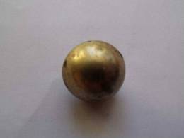 BOUTON - BOMBE - LISSE - INSCRIPTION  - 20 Mm DE DIAMETRE - Buttons