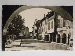 CPSM 81 TARN - LISLE SUR TARN - Route De Toulouse -ancienne Mairie - Lisle Sur Tarn