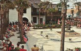 ETATS UNIS . ST AUGUSTIN . PLAZOLETA . Hispanic Garden Creates A Typical ; In Front Of The Pan American Center - St Augustine
