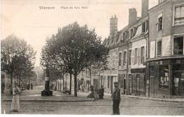 18.....CHER...VIERZON.... PLACE DU PETIT MAIL...... EC RI T E.. .. . . ‹(•¿• )› - Vierzon