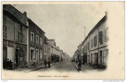 77 - FAREMOUTIERS - Rue Des Ormes - Animée - Pionnière (dos Non Divisé) - Faremoutiers