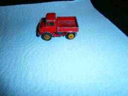 PETIT CAMION UNIMOG  ENGLAND BY LESNEY - Collectors & Unusuals - All Brands