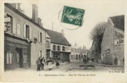 CPA (18)  NERONDES    Rue Du Champ De Foire - Nérondes