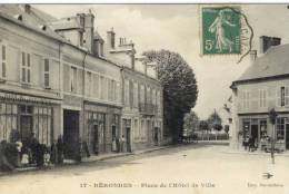 Delcampe - CPA (18)  NERONDES  Place De L Hotel De Ville, - Nérondes