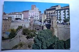 Teruel - Escalinatas Y Monumento A Los Amantes - Teruel