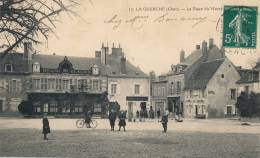 ( CPA 18 ) LA GUERCHE  /  La Place Du Marché - - La Guerche Sur L'Aubois