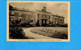 69 VENISSIEUX - Groupe Scolaire De Parilly, Façade Et Jardins - Vénissieux