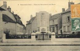 CPA  (18) SANCOINS    Place Du Monument Aux Morts - Sancoins