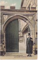 WARWICK Entrance Gate And Pensioner Leicester Hospital (1907) - Warwick