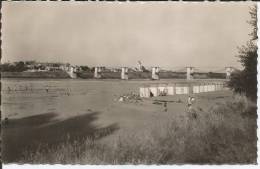 Cpsm, Jargeau (Loiret), La Plage Et Le Pont Vers Saint-Denis, Animée - Jargeau