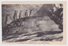 LA BALME - LES GROTTES - N° 17 - LES PETITS BASSINS AVEC PERSONNAGES - La Balme-les-Grottes