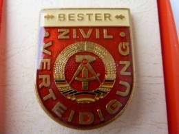 Medal, Orden, " BESTER - ZIVIL VERTEIDUGUNG ", DDR ! - República Democrática