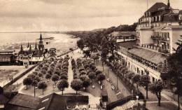 00577 Blick Auf Den Kurplatz Und Den Seebrücken-Eingang In Seebad HERINGSDORF - Usedom - Usedom