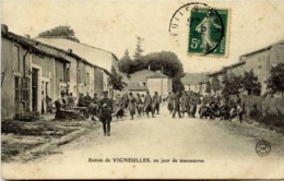 55 - VIGNEULLES - Entrée De Vigneulles, Un Jour De Manoeuvres - Animée - Vigneulles Les Hattonchatel